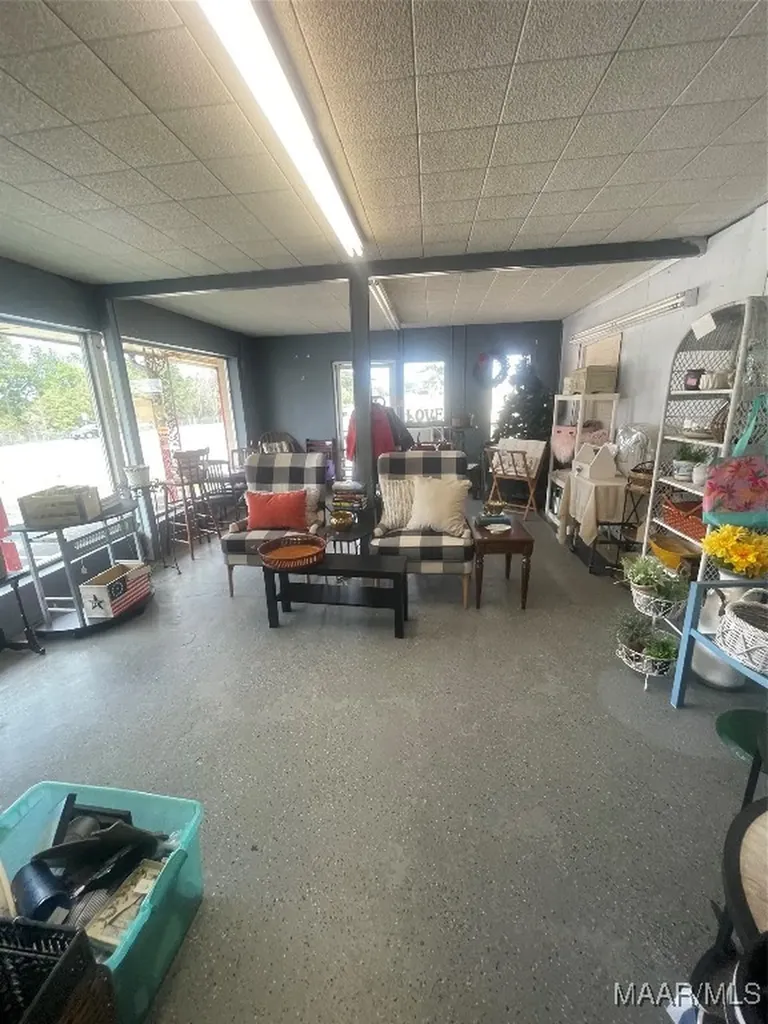 6477 Andrews Avenue Ozark AL 36360