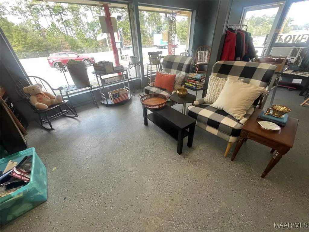 6477 Andrews Avenue Ozark AL 36360