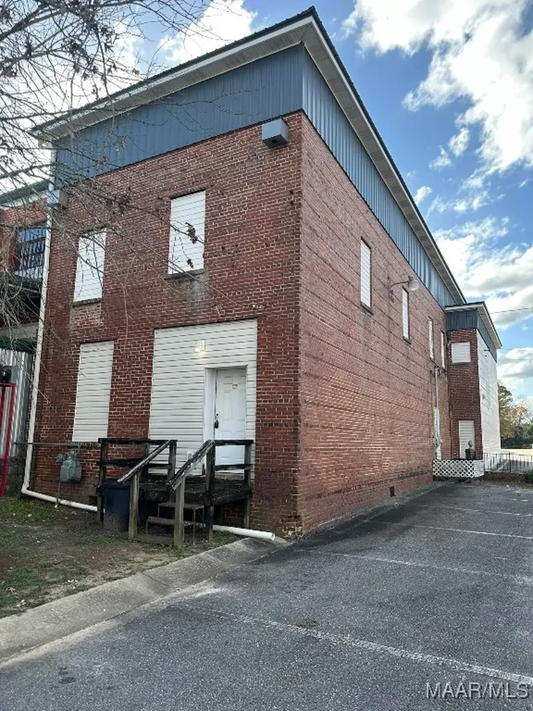 120 N Main Street Brundidge AL 36010