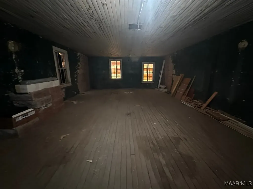 120 N Main Street Brundidge AL 36010