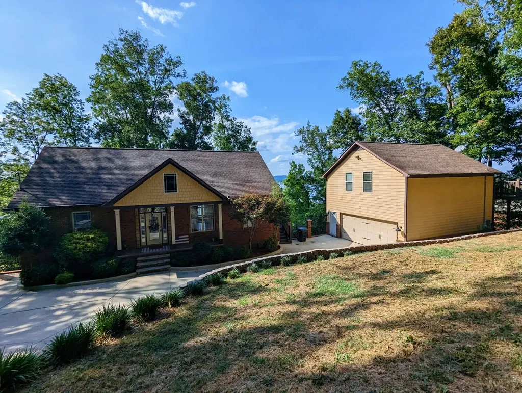 1320 Lakemont Drive North Southside AL 35907