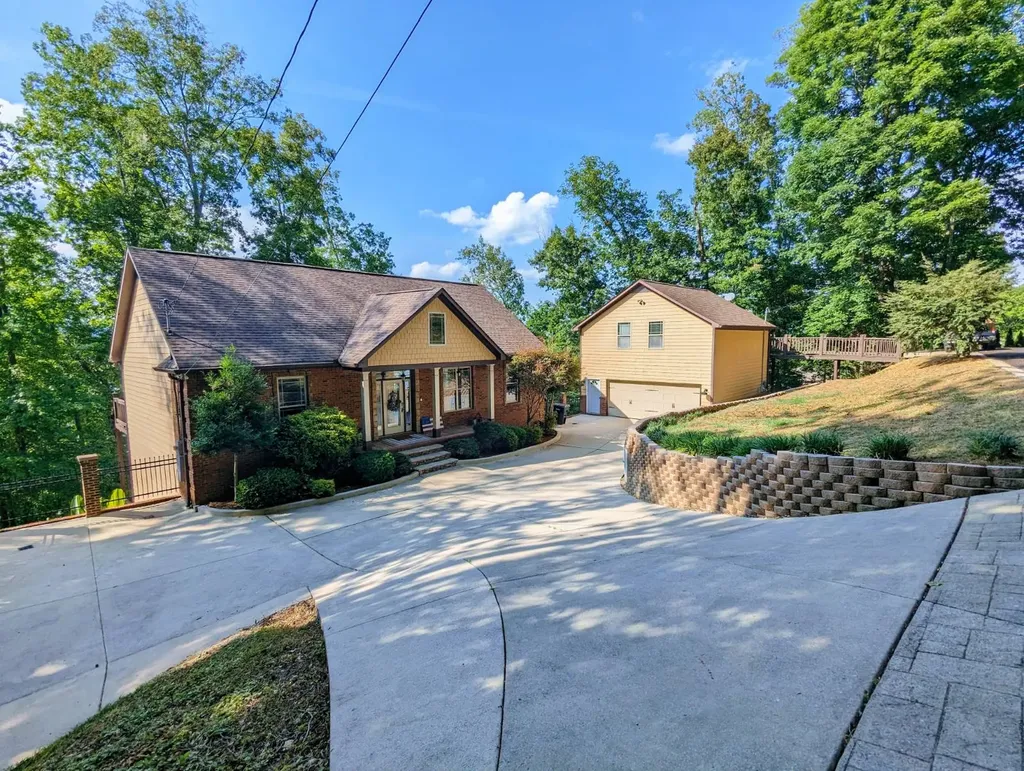 1320 Lakemont Drive North Southside AL 35907