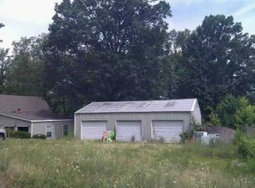 475 Thomas Road Tuscumbia AL 35674