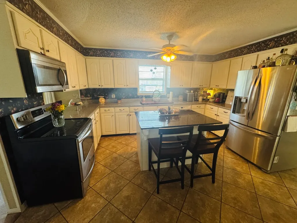 721 Pine Street Thomasville AL 36784
