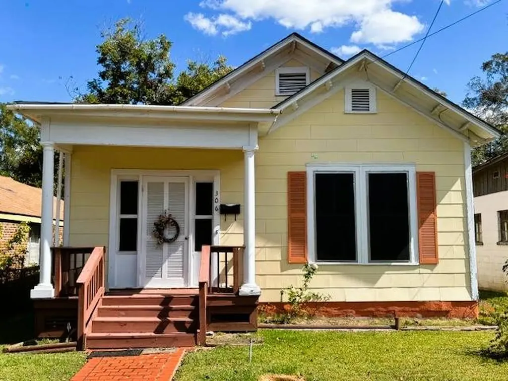 306 North Ash Avenue Demopolis AL 36732