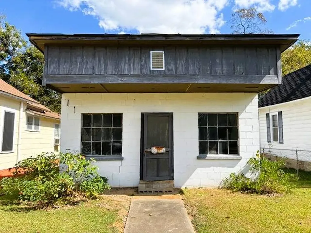 306 North Ash Avenue Demopolis AL 36732