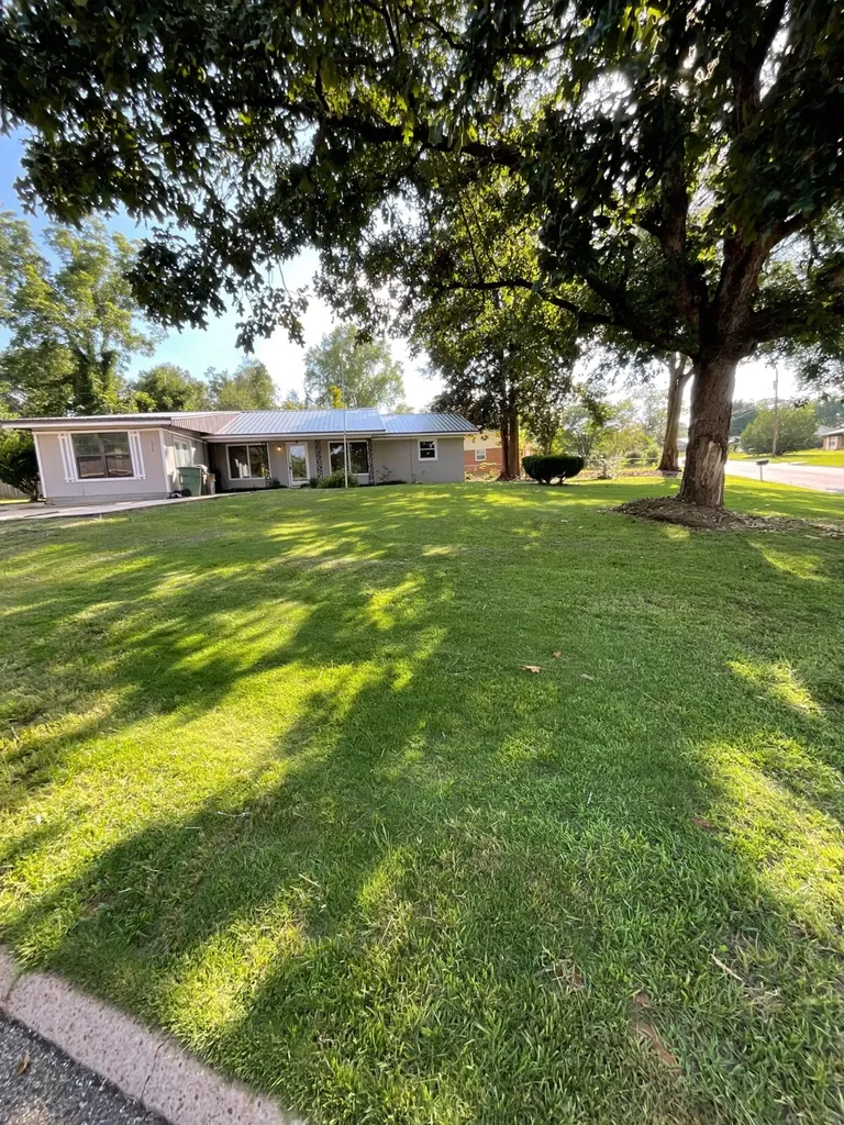 572 Sharon Lane Ozark AL 36360