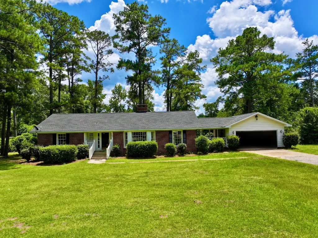 167 4th Avenue Grove Hill AL 36451