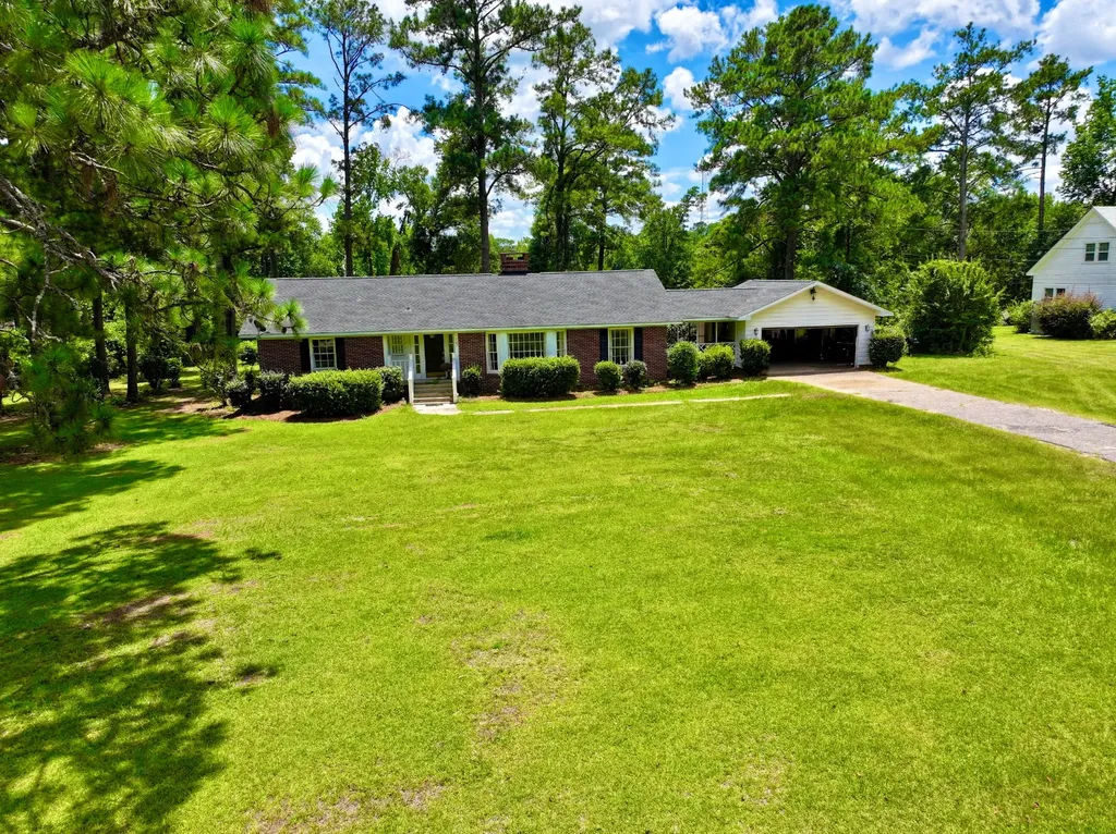 167 4th Avenue Grove Hill AL 36451