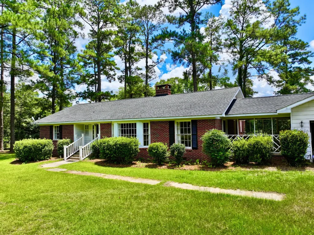 167 4th Avenue Grove Hill AL 36451