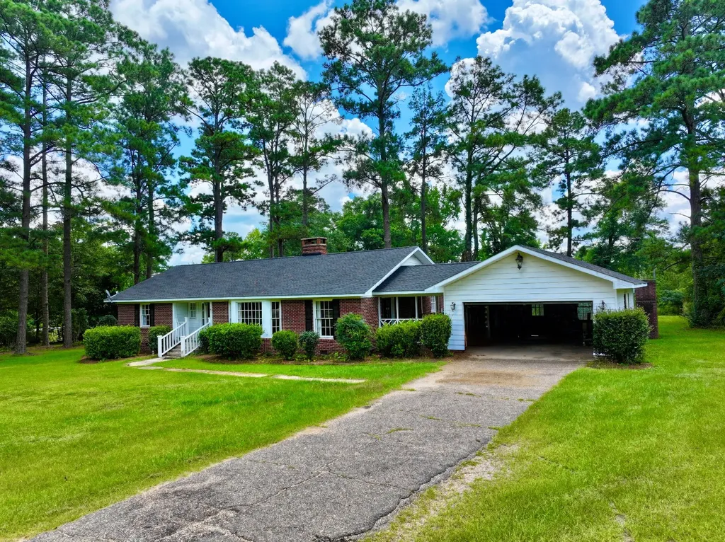 167 4th Avenue Grove Hill AL 36451