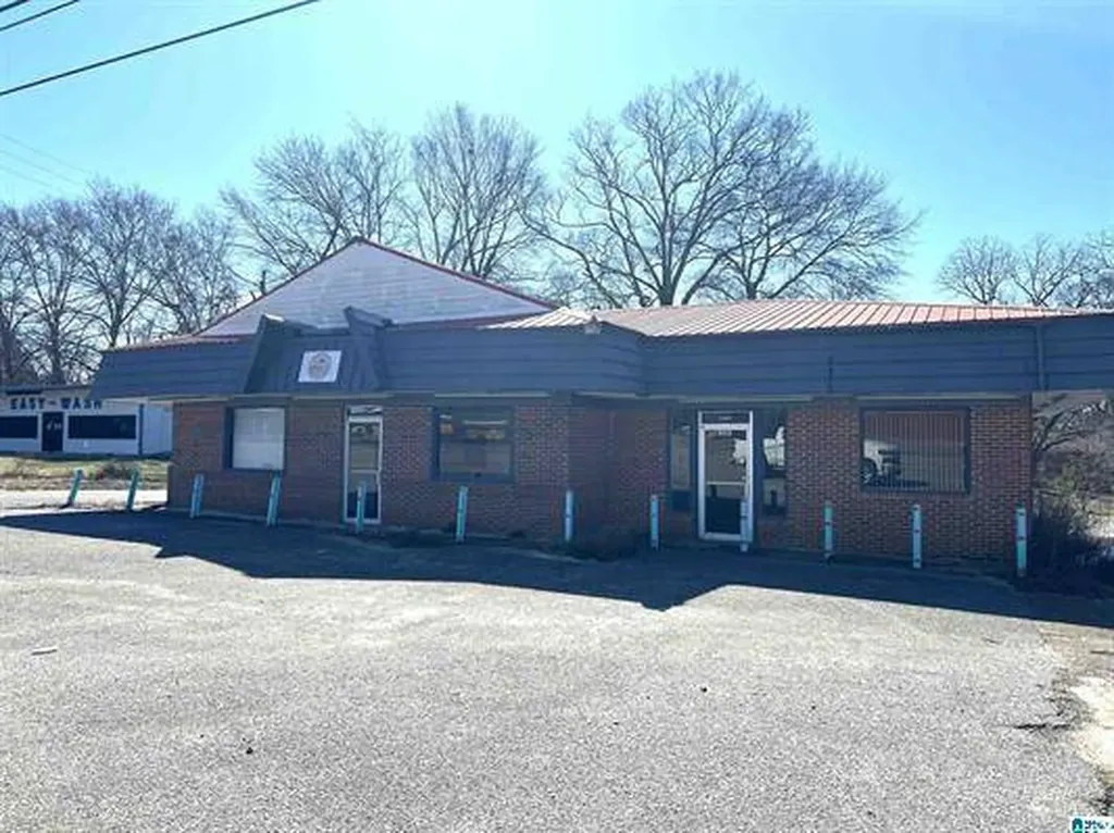802 E Coats Avenue Linden AL 36748
