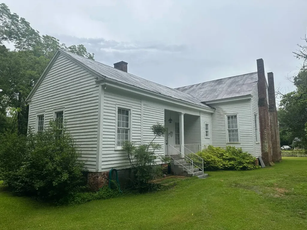 324 Centenary Street Valley Grande AL 36701