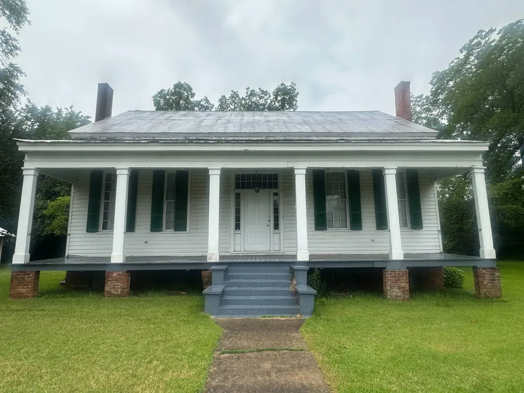 324 Centenary Street Valley Grande AL 36701