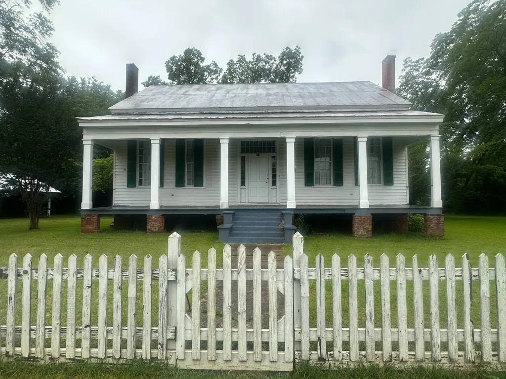 324 Centenary Street Valley Grande AL 36701