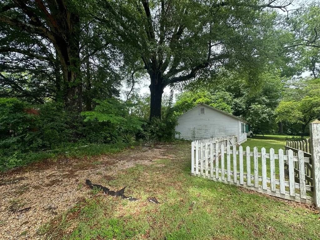 324 Centenary Street Valley Grande AL 36701