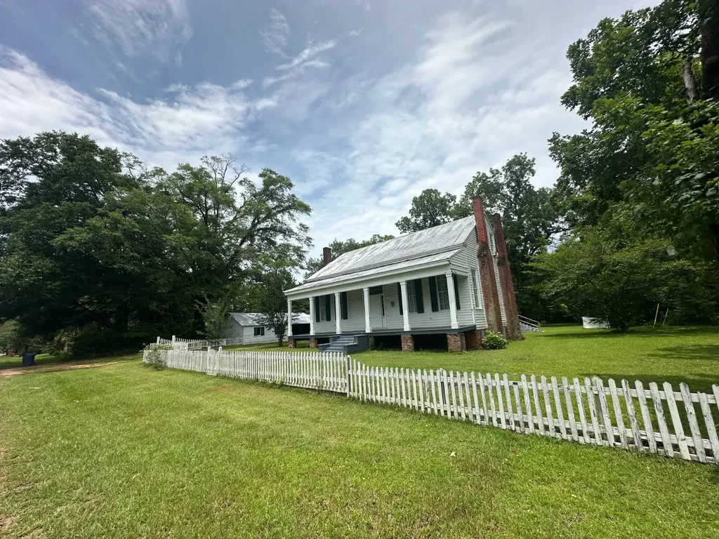 324 Centenary Street Valley Grande AL 36701