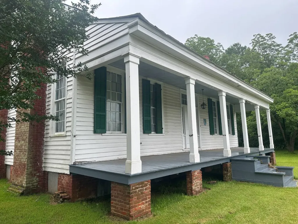 324 Centenary Street Valley Grande AL 36701