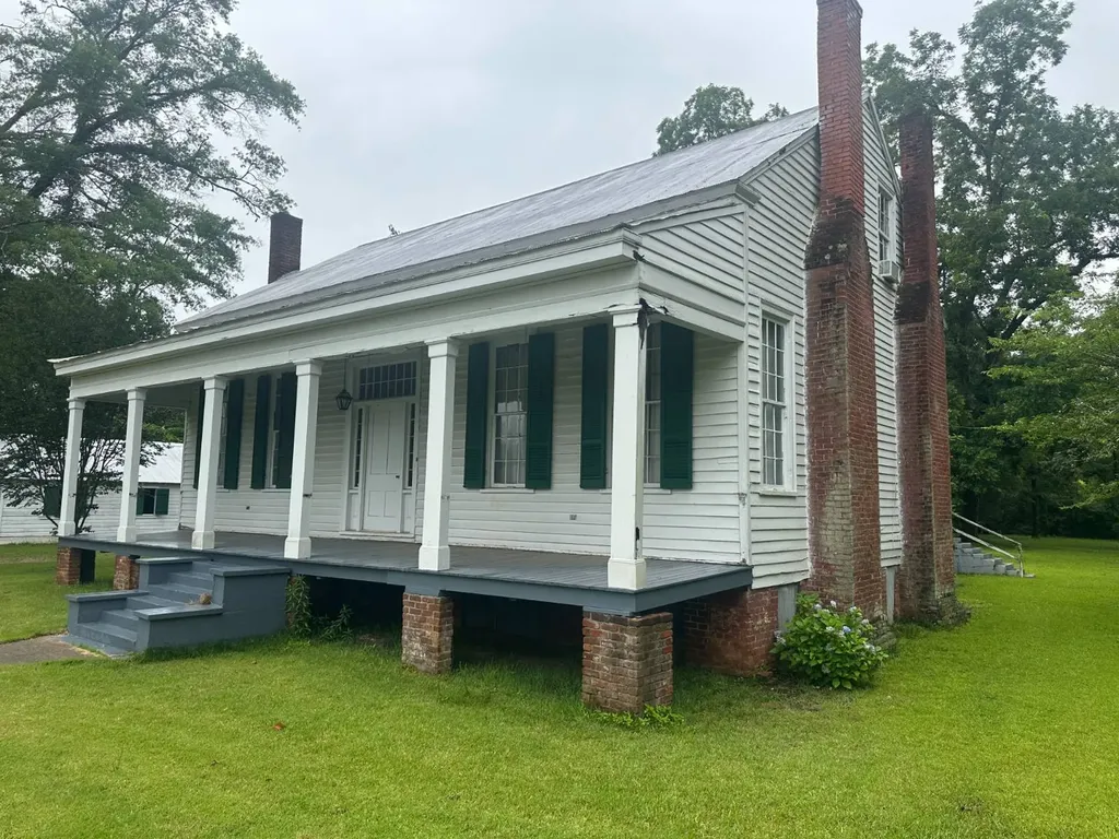 324 Centenary Street Valley Grande AL 36701