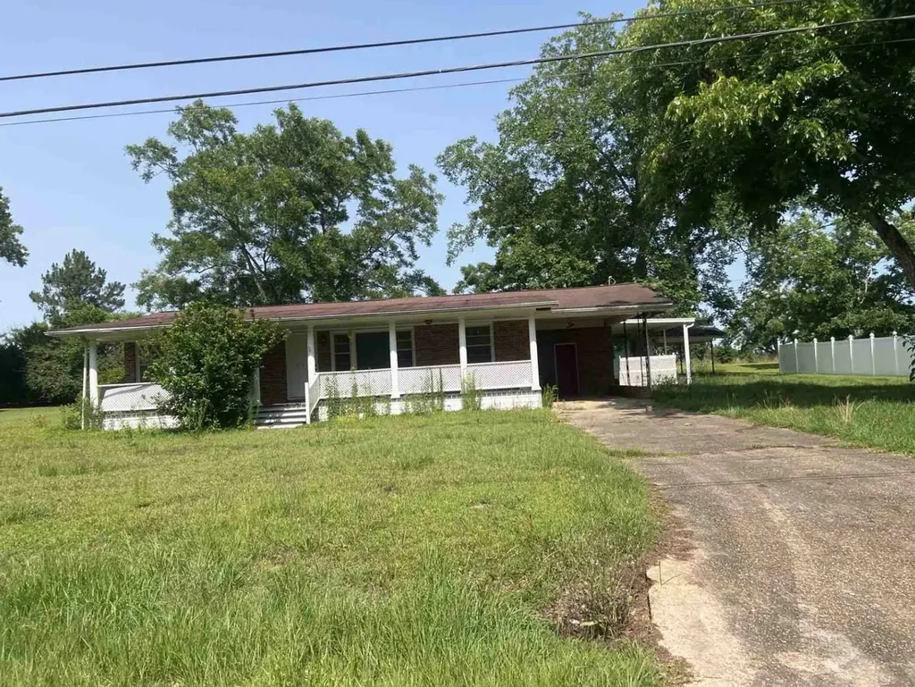 494 Lawrence Street Solcomb AL 36375