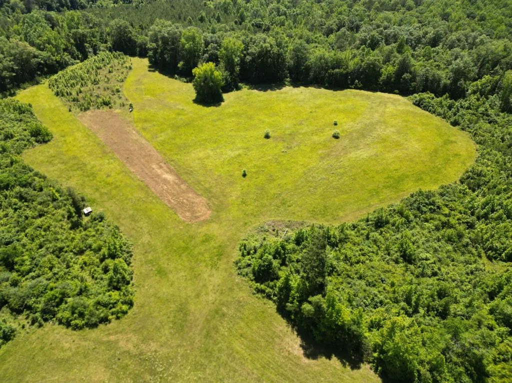 00 Berry Road Valley Grande AL 36701