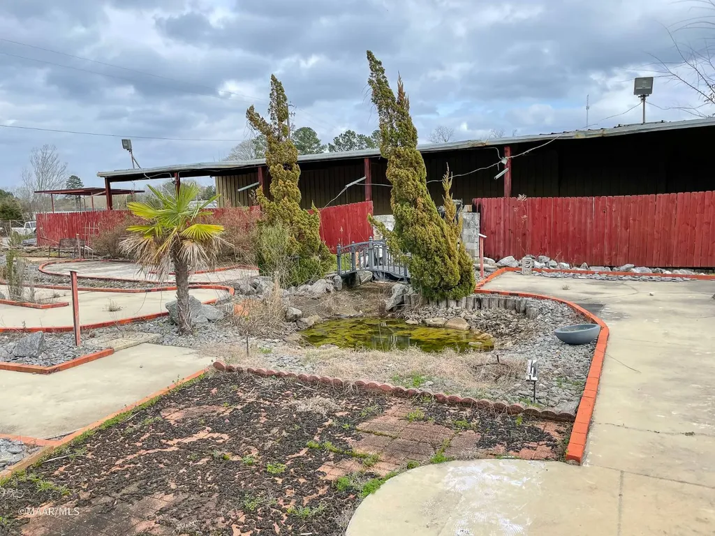 158 N. Jackson Street Grove Hill AL 36451