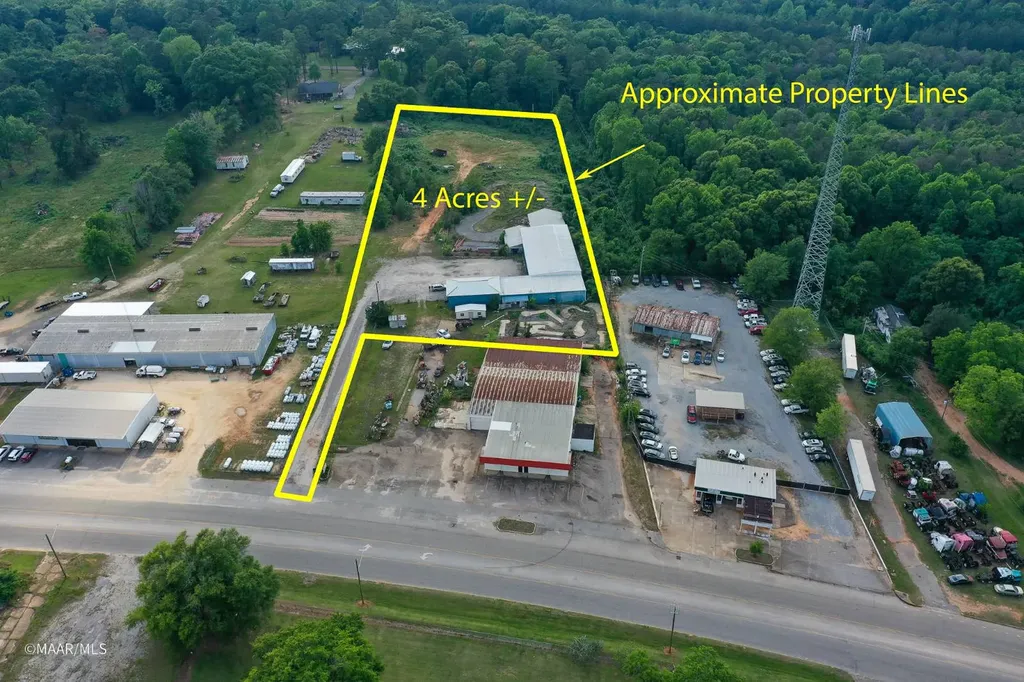 158 N. Jackson Street Grove Hill AL 36451