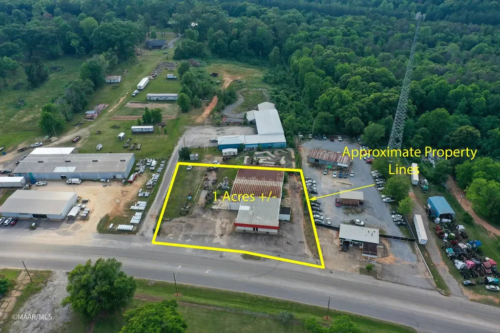 160 N. Jackson Street Grove Hill AL 36451