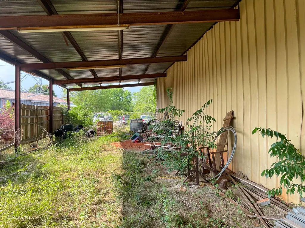 160 N. Jackson Street Grove Hill AL 36451