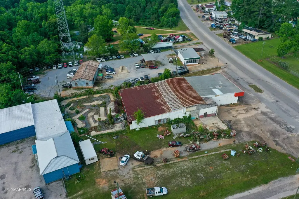 160 N. Jackson Street Grove Hill AL 36451