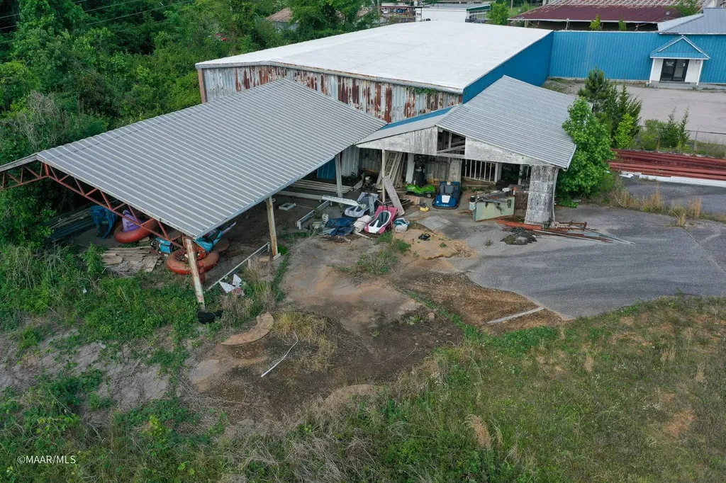 160 N. Jackson Street Grove Hill AL 36451