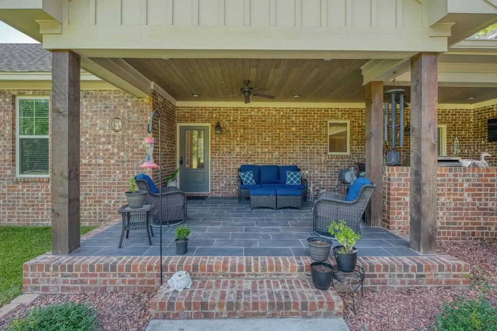 6103 County Road 37 South Hope Hull AL 36043