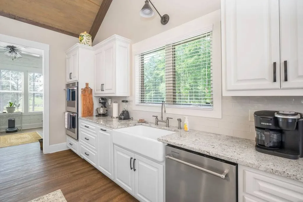 6103 County Road 37 South Hope Hull AL 36043