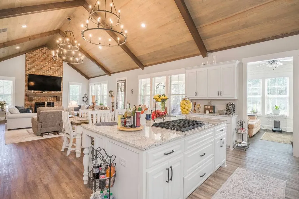 6103 County Road 37 South Hope Hull AL 36043