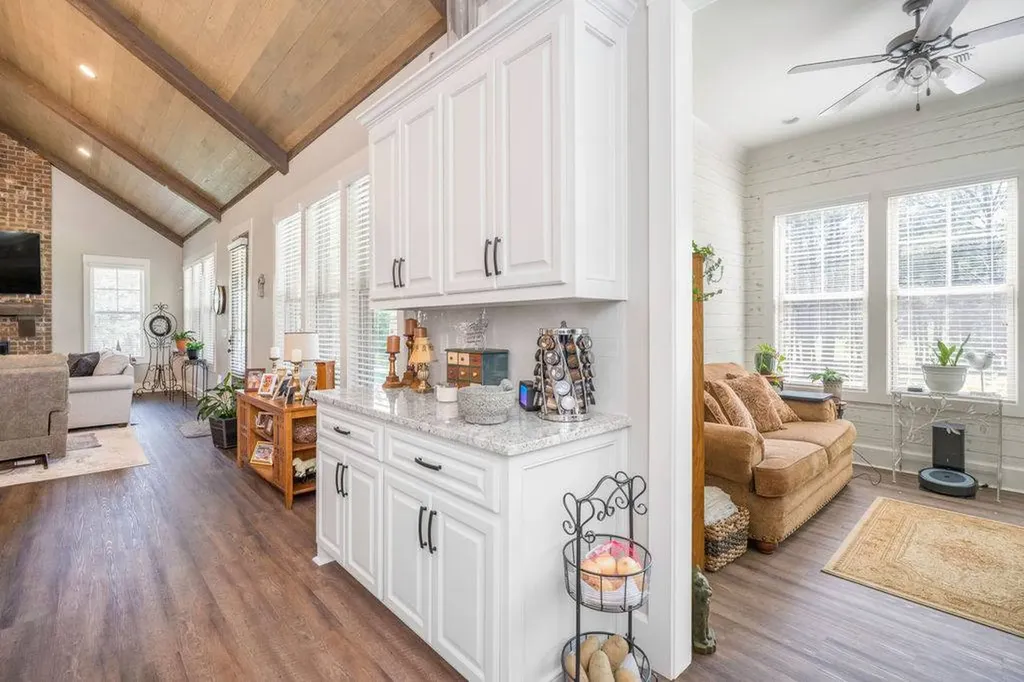 6103 County Road 37 South Hope Hull AL 36043