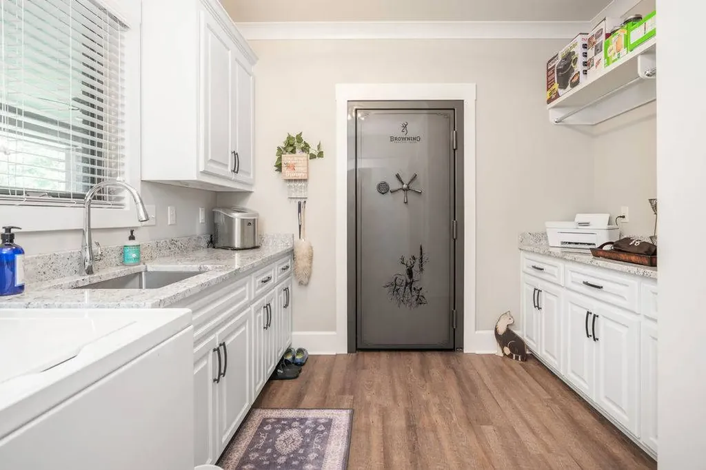 6103 County Road 37 South Hope Hull AL 36043