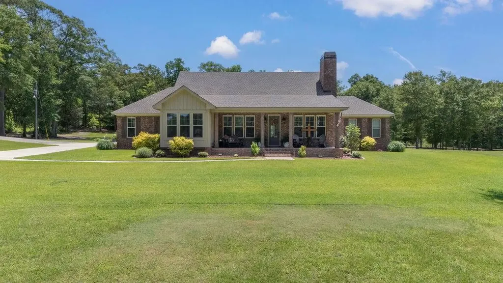 6103 County Road 37 South Hope Hull AL 36043