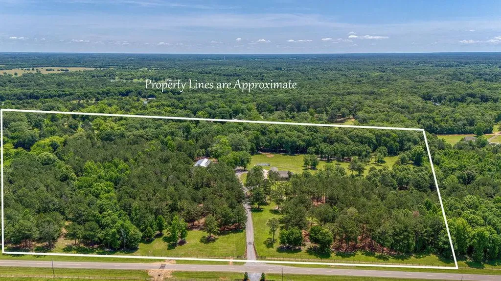 6103 County Road 37 South Hope Hull AL 36043