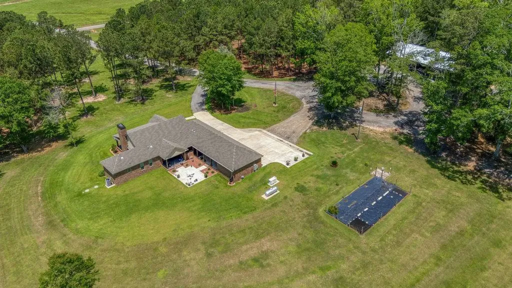 6103 County Road 37 South Hope Hull AL 36043