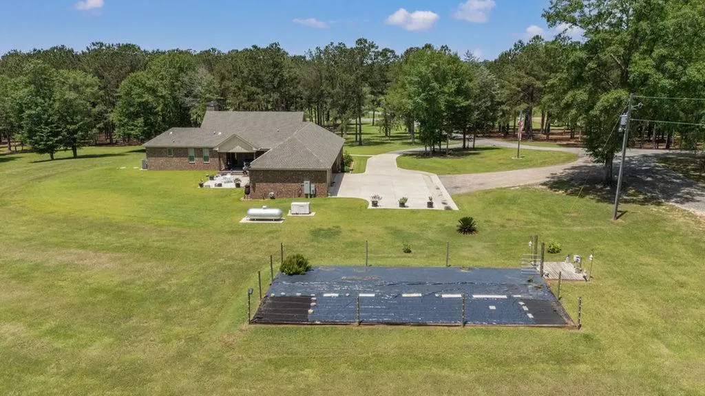 6103 County Road 37 South Hope Hull AL 36043