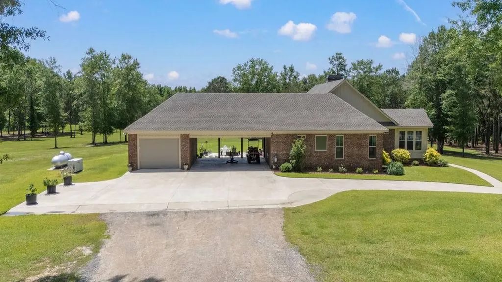 6103 County Road 37 South Hope Hull AL 36043