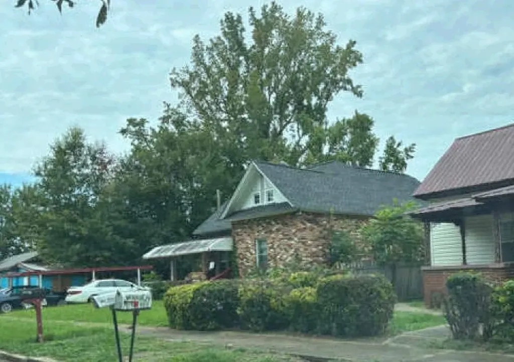 2210 Walnut Avenue Anniston AL 36201