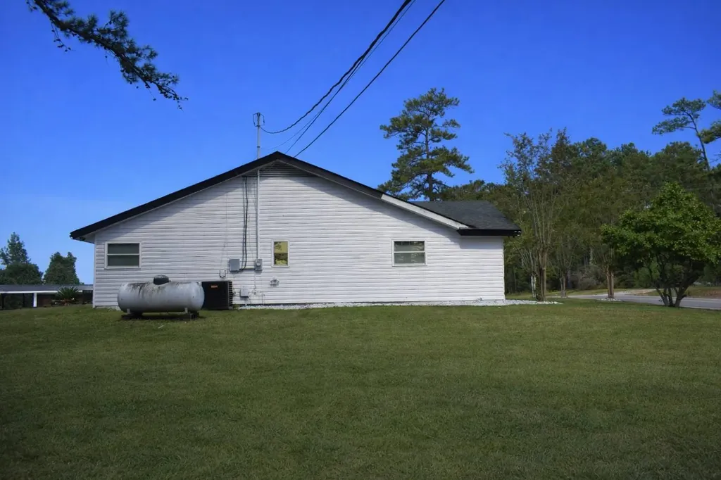 7010 Highway 50 Dadeville AL 36853