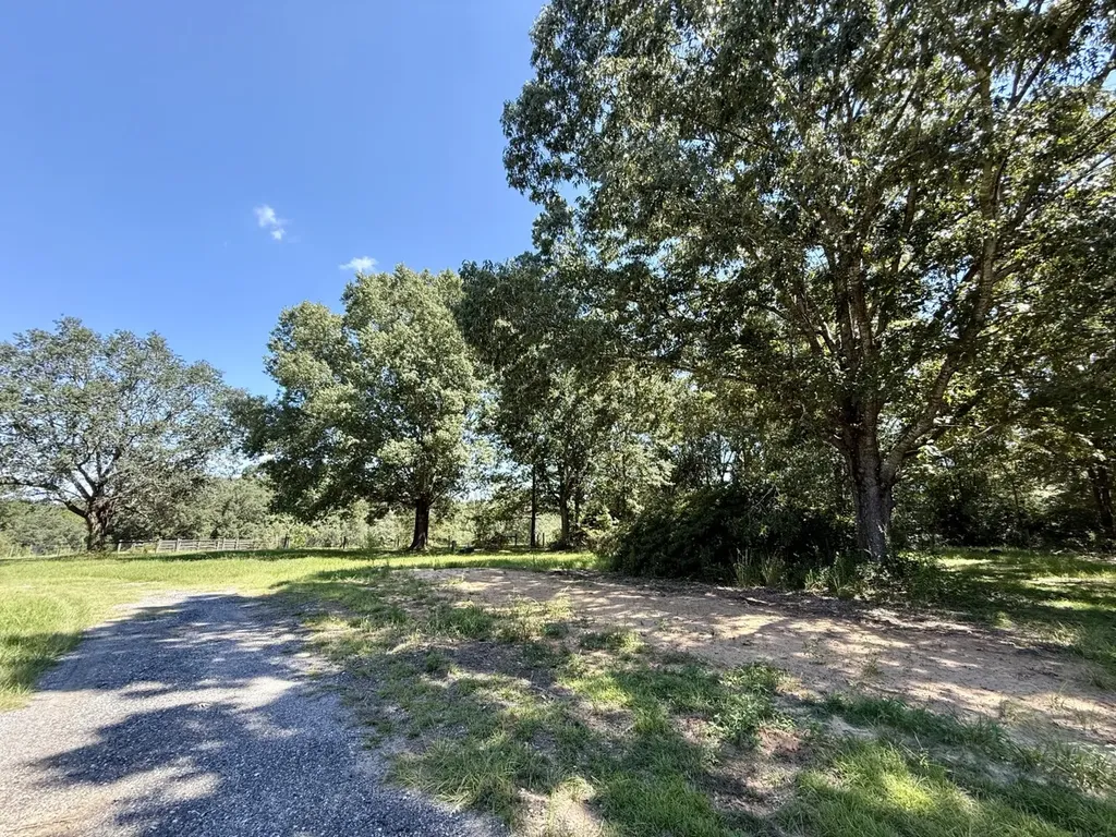 27505 Glass Road Robertsdale AL 36567