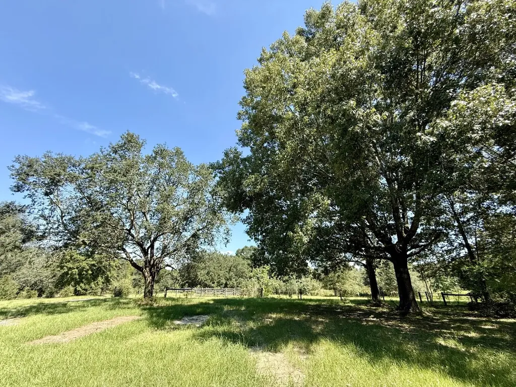 27505 Glass Road Robertsdale AL 36567