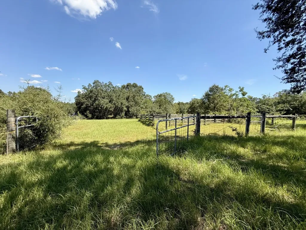 27505 Glass Road Robertsdale AL 36567