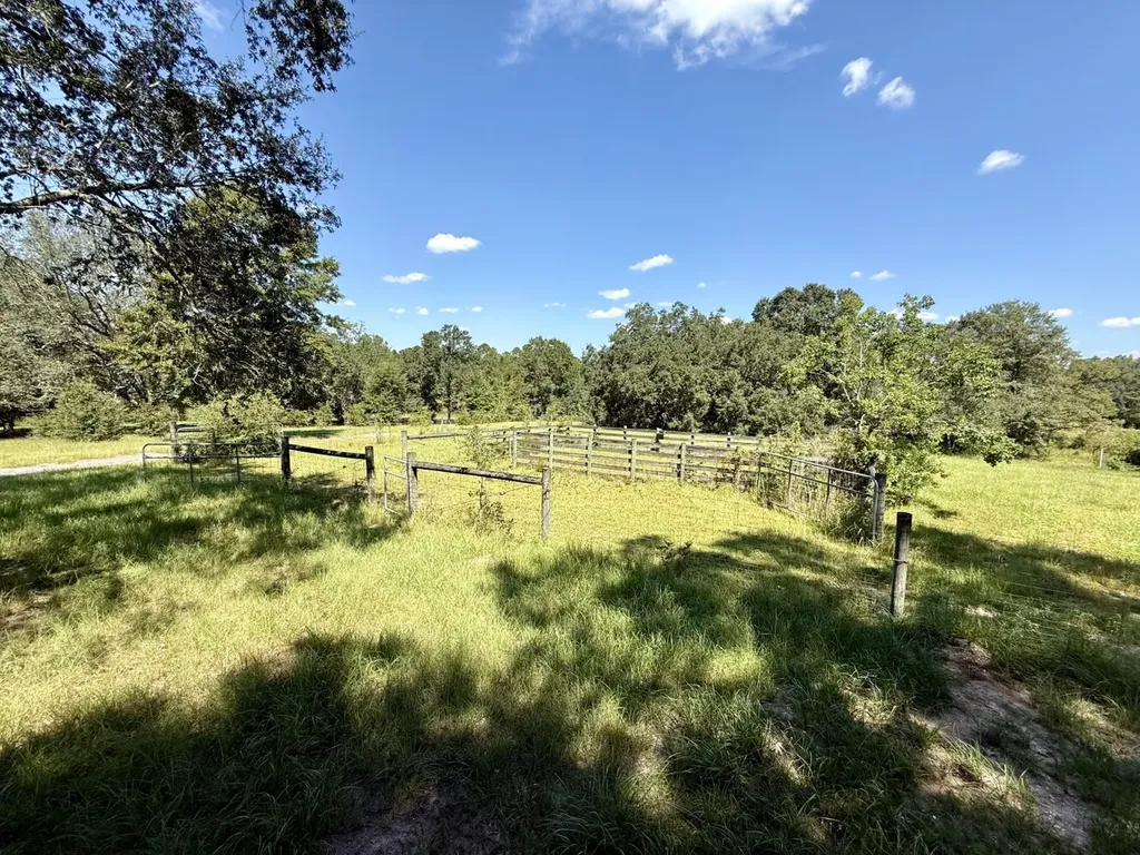 27505 Glass Road Robertsdale AL 36567