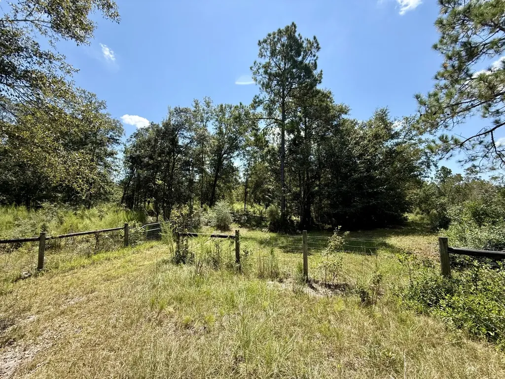 27505 Glass Road Robertsdale AL 36567