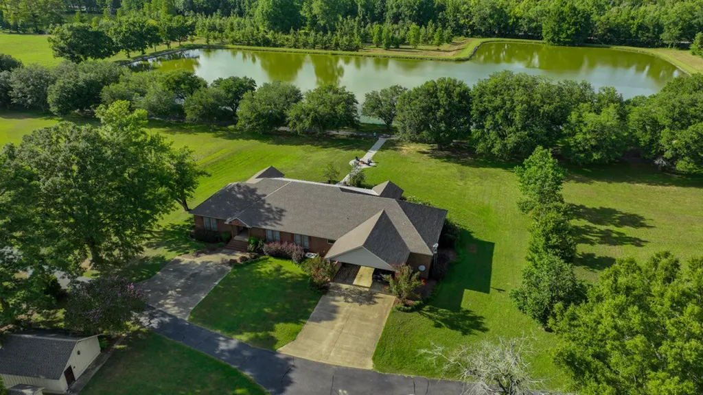 655 Lake Lanier Road Marion Junction AL 36759