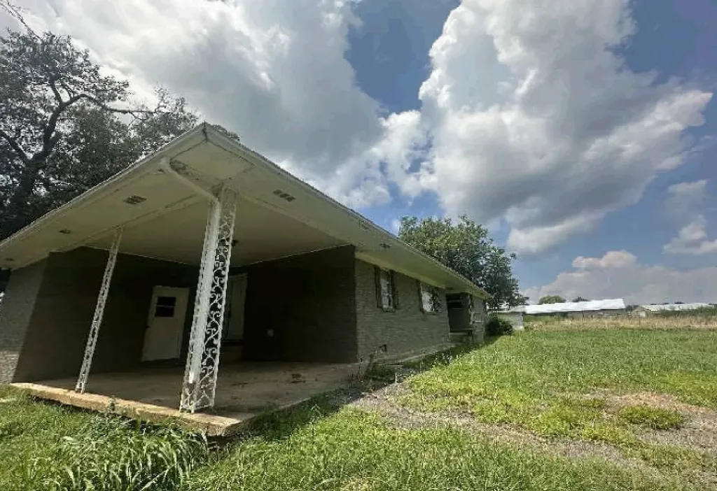 1565 County Road 43 Fyffe AL 35971